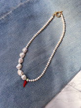 Load image into Gallery viewer, Chunky Picante necklace
