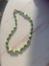 Load image into Gallery viewer, The Daisy Chain - Green
